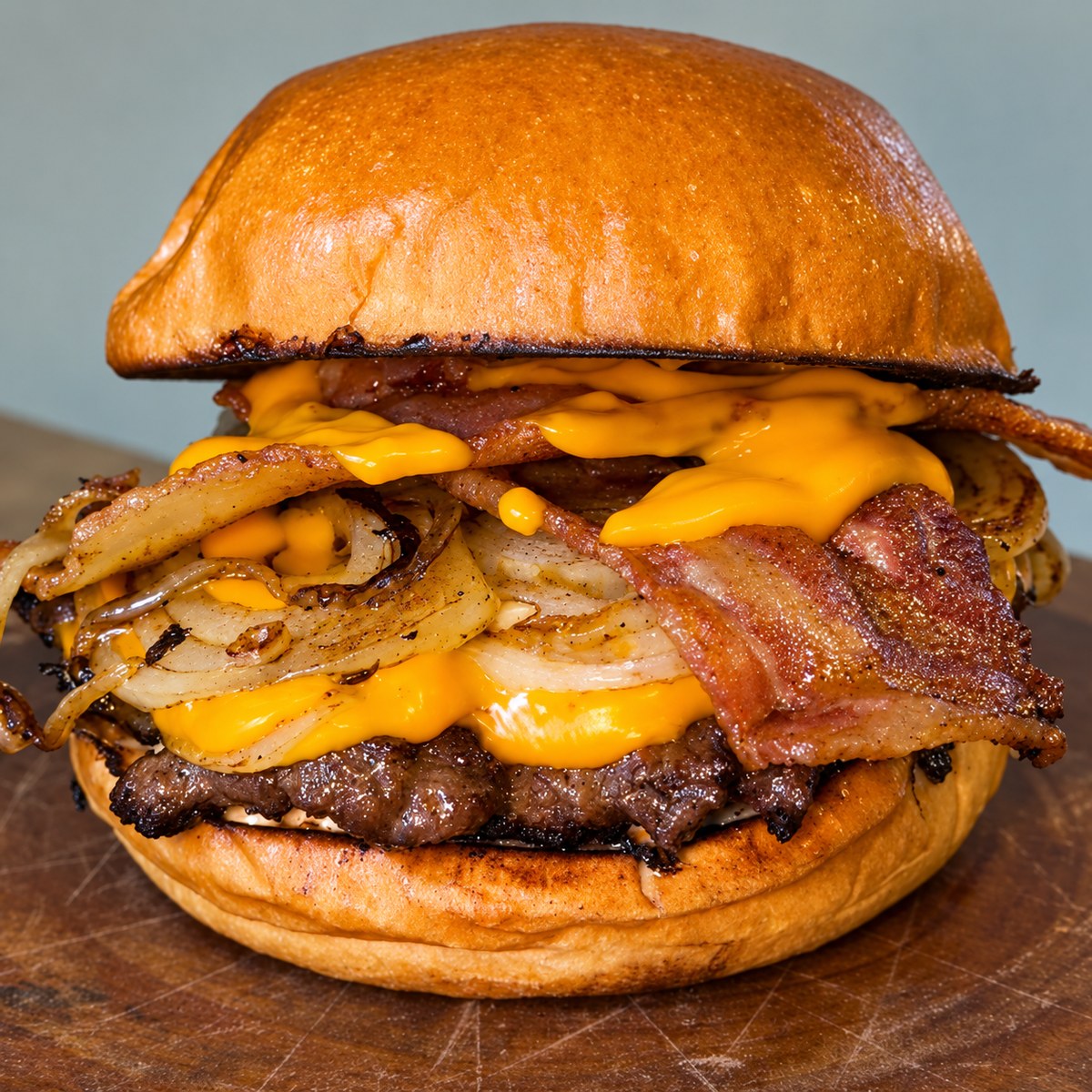 Cheddar Cremoso — foto da referência Alô Burger
